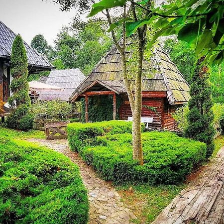 Hotel Kraljevsko Selo Kotromanicevo Doboj Esterno foto