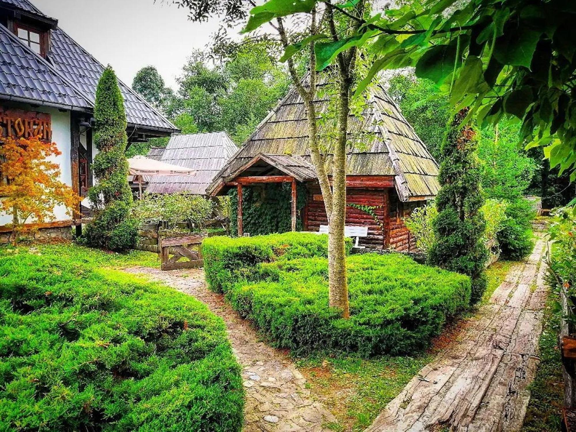 Hotel Kraljevsko Selo Kotromanicevo Doboj Esterno foto