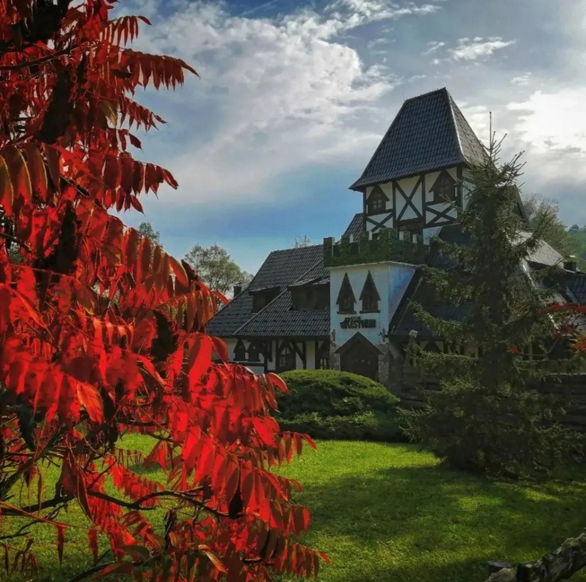 Hotel Kraljevsko Selo Kotromanicevo Doboj Esterno foto