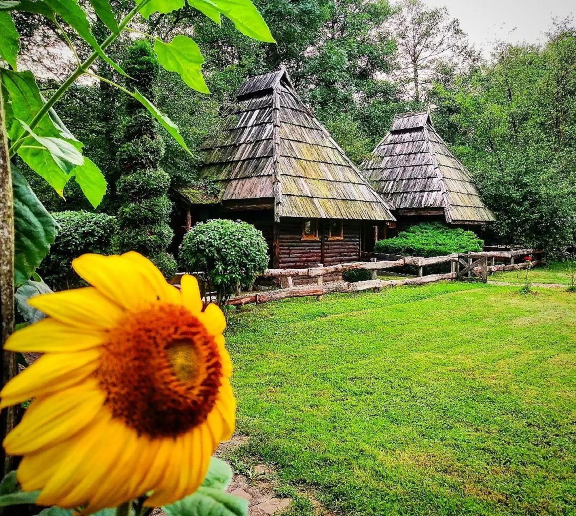 Hotel Kraljevsko Selo Kotromanicevo Doboj Esterno foto