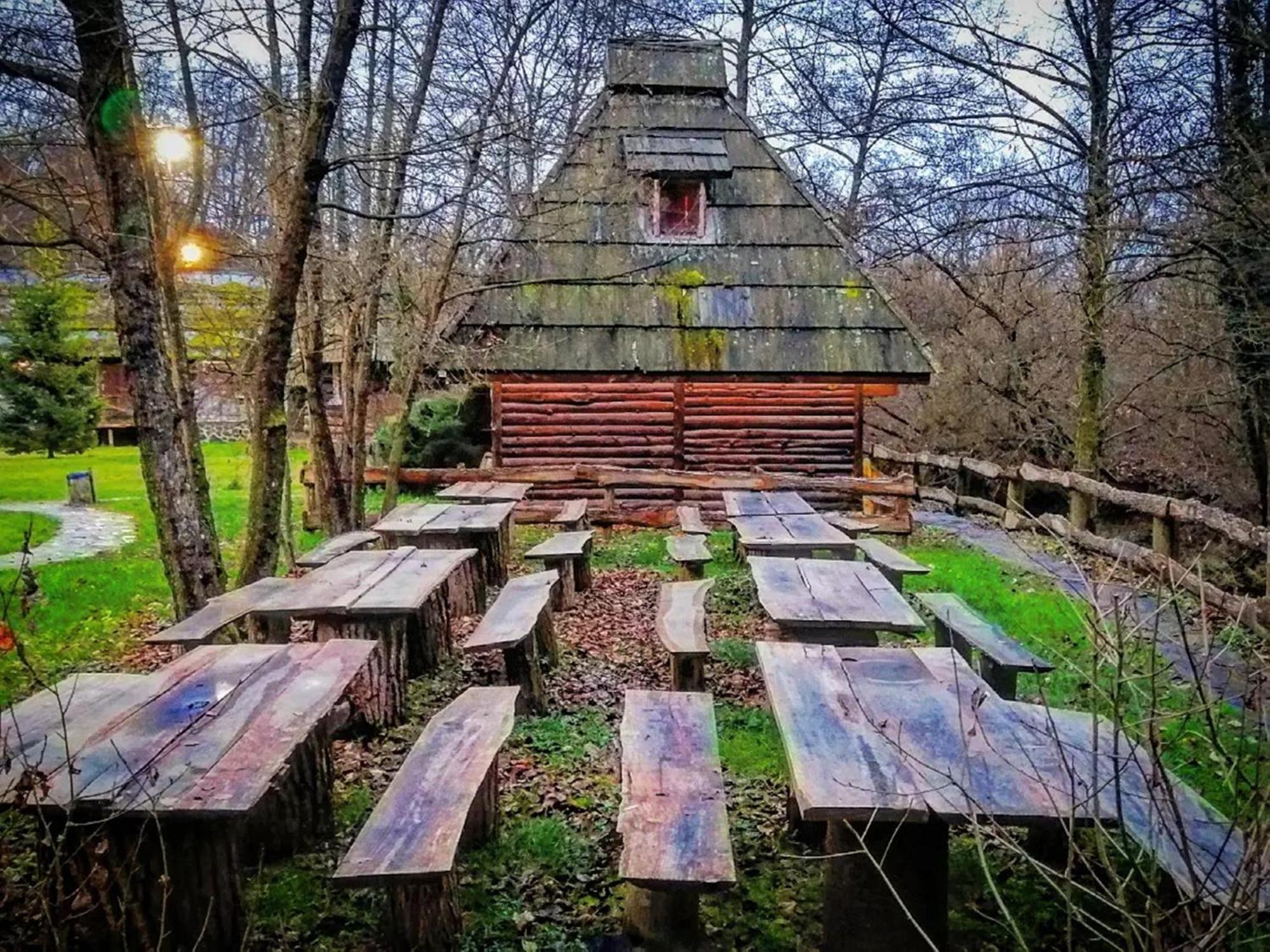 Hotel Kraljevsko Selo Kotromanicevo Doboj Esterno foto