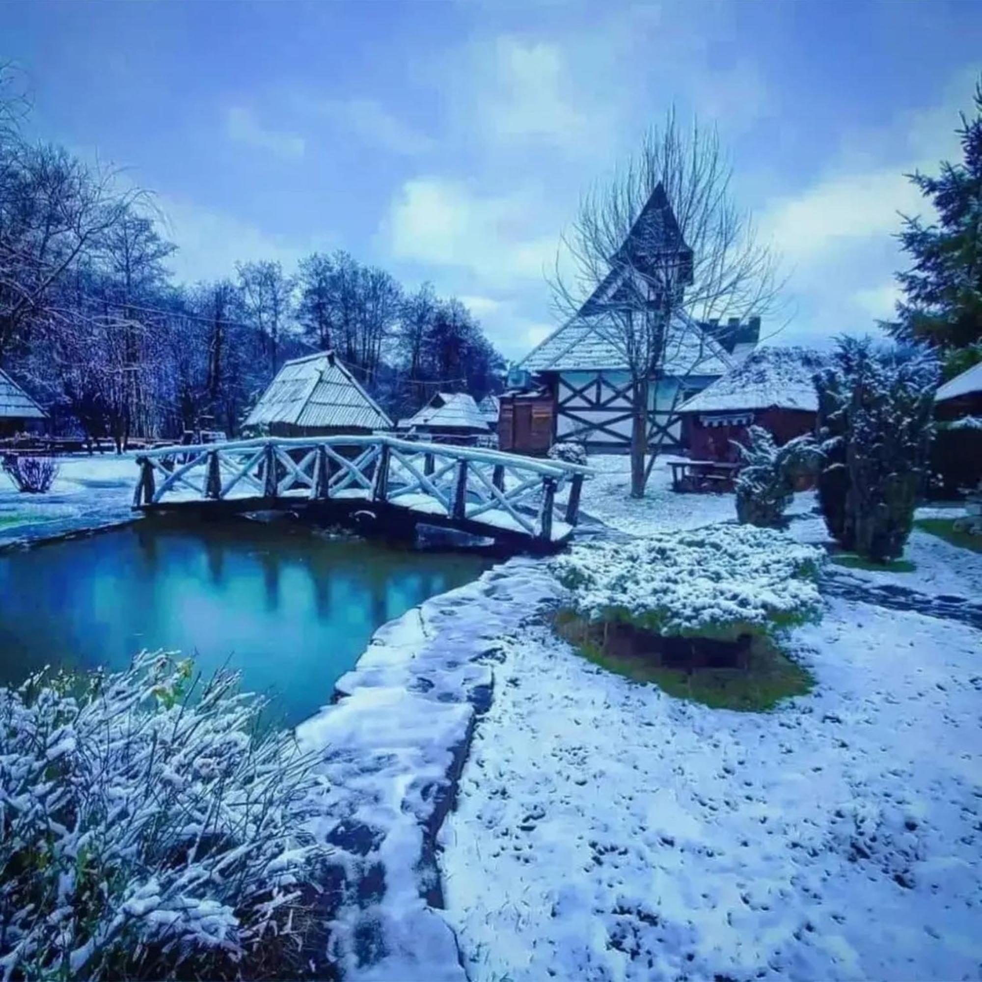 Hotel Kraljevsko Selo Kotromanicevo Doboj Esterno foto