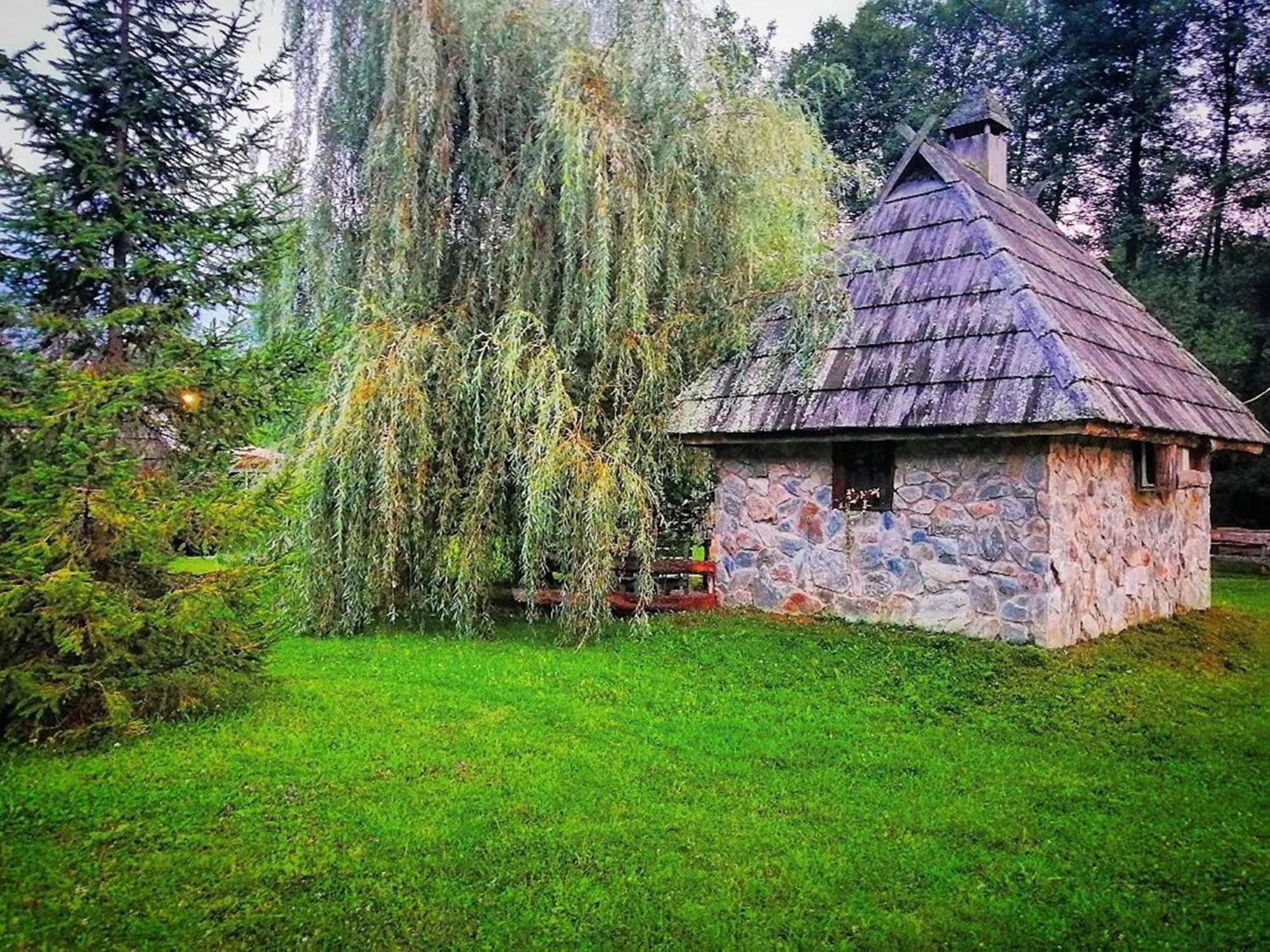 Hotel Kraljevsko Selo Kotromanicevo Doboj Esterno foto