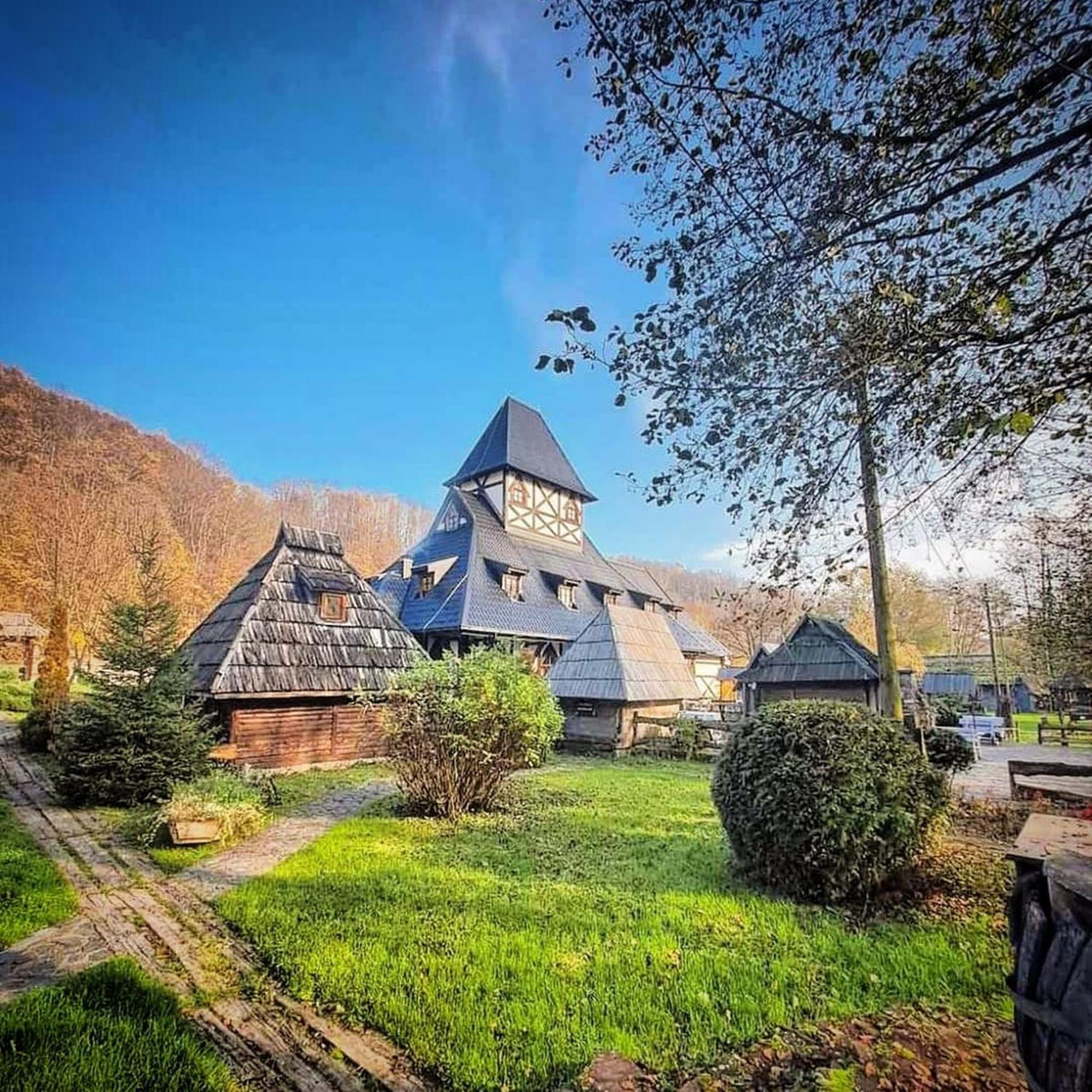 Hotel Kraljevsko Selo Kotromanicevo Doboj Esterno foto