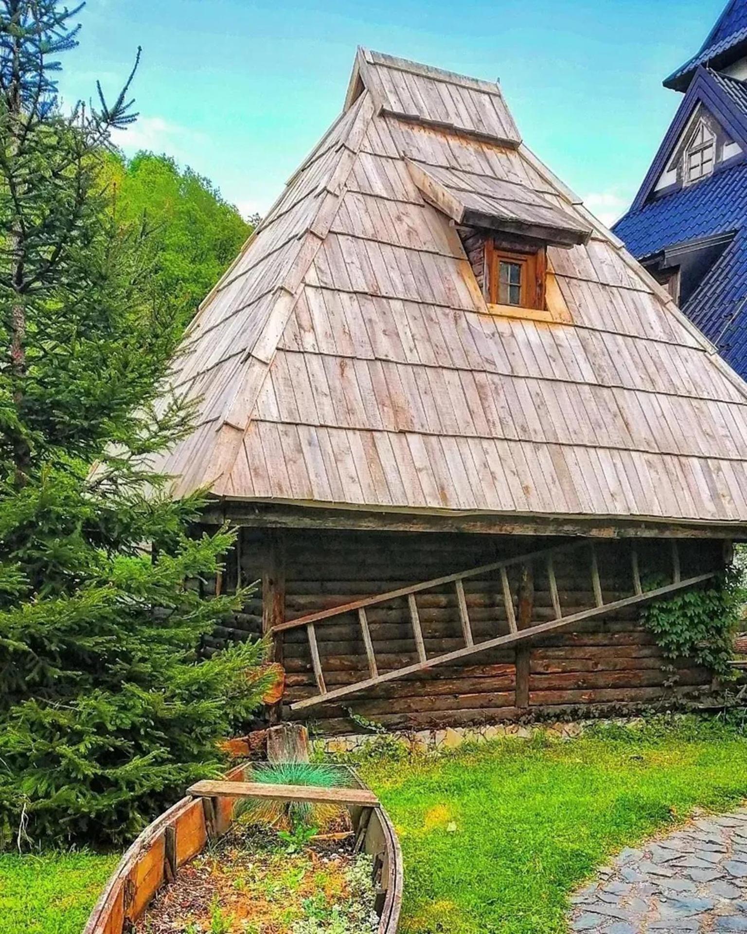 Hotel Kraljevsko Selo Kotromanicevo Doboj Esterno foto